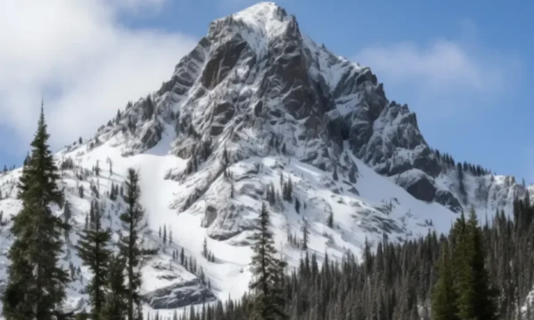 Ambcrypto A High Mountain Peak Covered With Snow On The Sides A 70512332 165f 4a11 A6ca Bcaca1d86b70 1200x900 1000x600.webp.webp