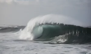 Ambcrypto A Large Wave Observed From A High Shore. Bb46f049 65f1 4c2d B204 Dff7a420d7ef 1200x900 1000x600.webp.webp