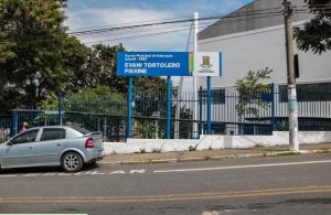 Escola Carapicuiba.jpg