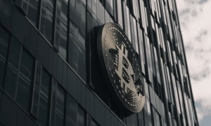 Ambcrypto Bitcoin Logo On A Building Cb520480 0fdb 4546 Be9b 6cb2a5b9a66c 1000x600.png