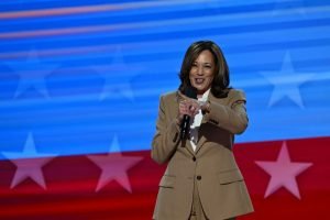 A Vice Presidente Kamala Harris Fala Na Noite De Abertura Do Dnc Na Segunda Feira 19 De Agosto Em Ch.jpeg