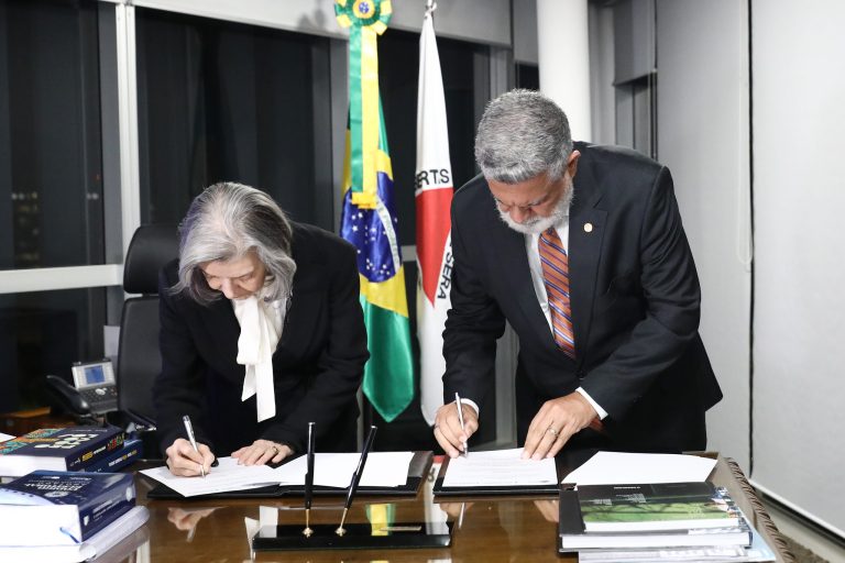 Justiça Eleitoral e Justiça do Trabalho firmam acordo de cooperação para combater assédio eleitoral nas relações de trabalho