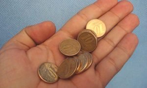 TST condena município a pagar salário mínimo a servidores