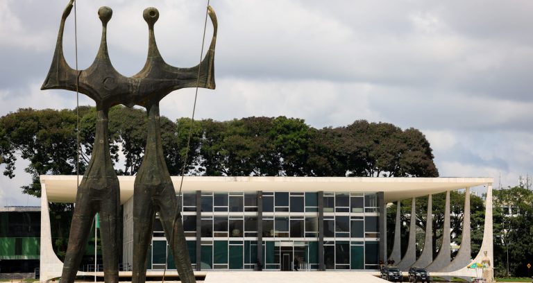 Mídias importadas com obras de artistas nacionais não têm isenção tributária, decide STF