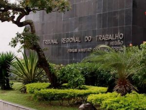 Funcionária que falsificou atestado médico tem demissão confirmada no TRT-5