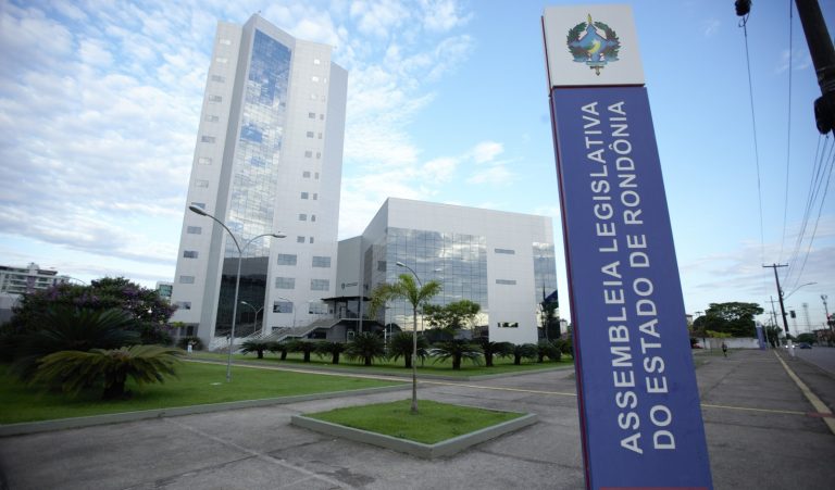 STF anula regra que permitia deputados estaduais se afastarem por tempo indeterminado