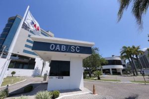 SEM FAKE NEWS: Comissão Eleitoral da OAB determina retirada de publicação de pré-candidata à Ordem em SC