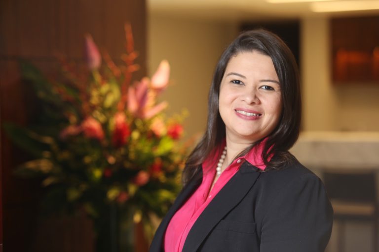 Diretora Jurídica da CNseg é finalista no Prêmio mulheres advogadas latino-americanas 2024