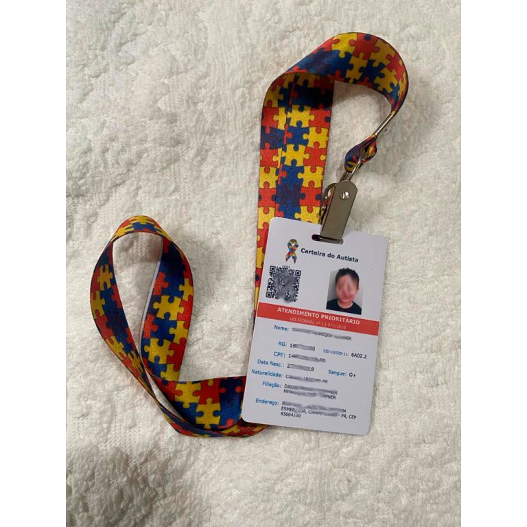 Justiça condena banco a custear tratamento integral de filho de funcionário com autismo