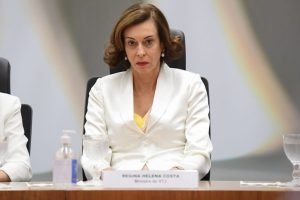 Ministra do STJ pede melhoria no convívio entre homem e mulher no Judiciário