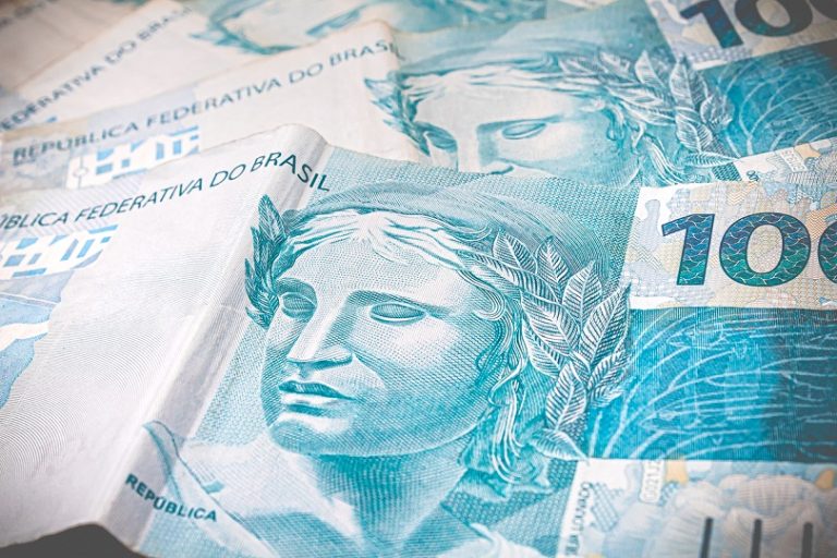 Ausência em audiência impõe pagamento de custas para beneficiários da Justiça gratuita