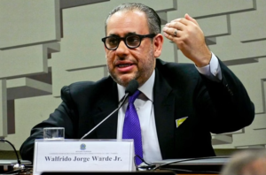 Inclusão de Walfrido Warde leva à renúncia coletiva de seis escritórios em caso no STF