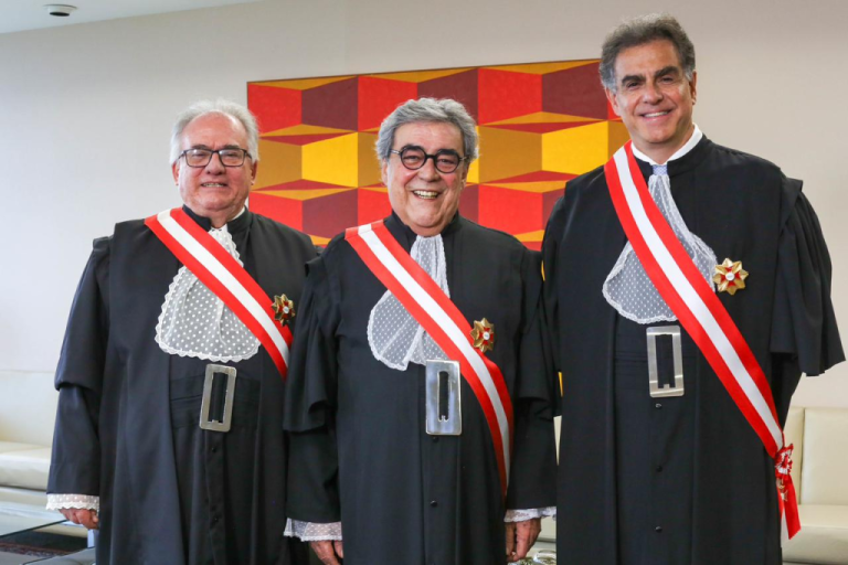 Aloysio Corrêa da Veiga assume TST com foco na racionalização e na afirmação da Justiça do Trabalho