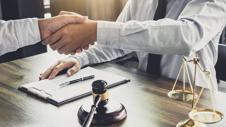 Advogado tem responsabilidade por induzir cliente a mover ação infundada