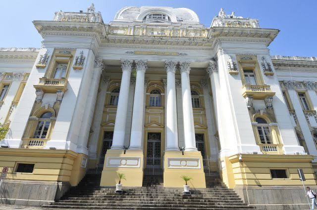 Homem é condenado a pagar aluguel para ex-esposa para morar no imóvel do casal