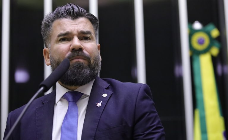 Projeto de Lei autoriza delegado a pedir medida cautelar e protetiva direto à Justiça