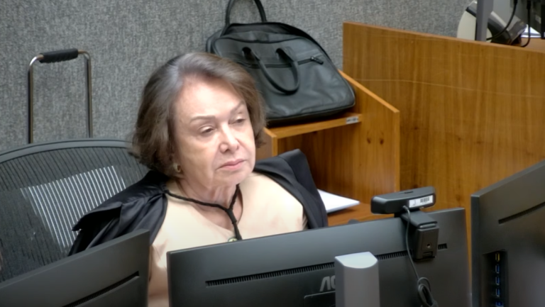 Multa de R$ 10 milhões por descumprimento de ordem judicial é mantida pelo STJ em disputa entre vizinhos