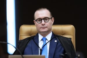 Zanin suspende julgamento sobre laqueadura e vasectomia voluntária de menores de 21 anos