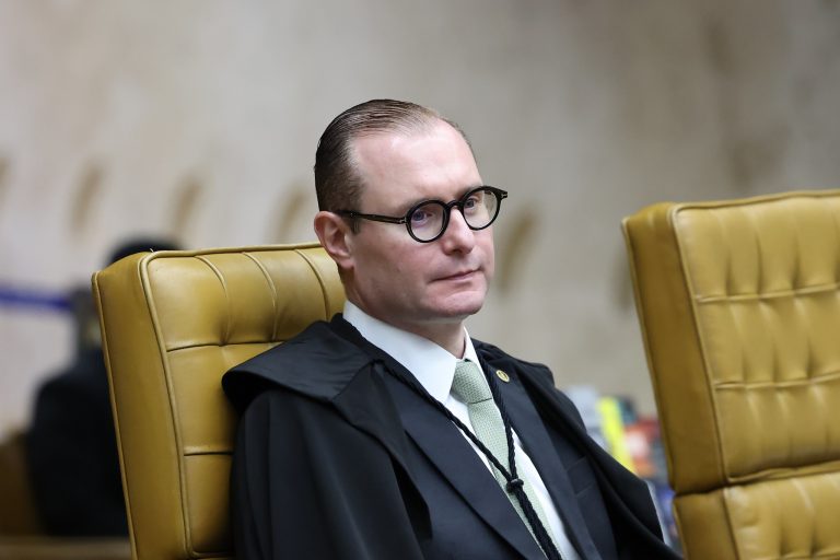 Zanin reafirma legalidade da terceirização e cassa decisão do TRF-1 que reconhecia vínculo empregatício