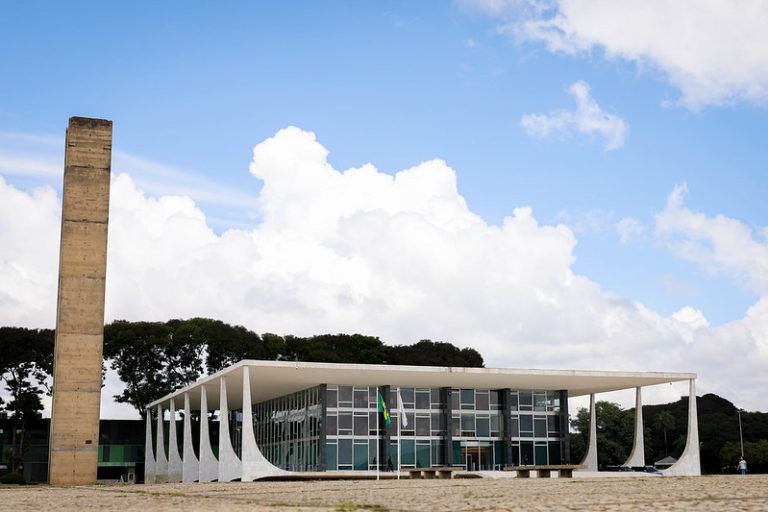 STF invalida lei sobre oferta de serviços de telecomunicações