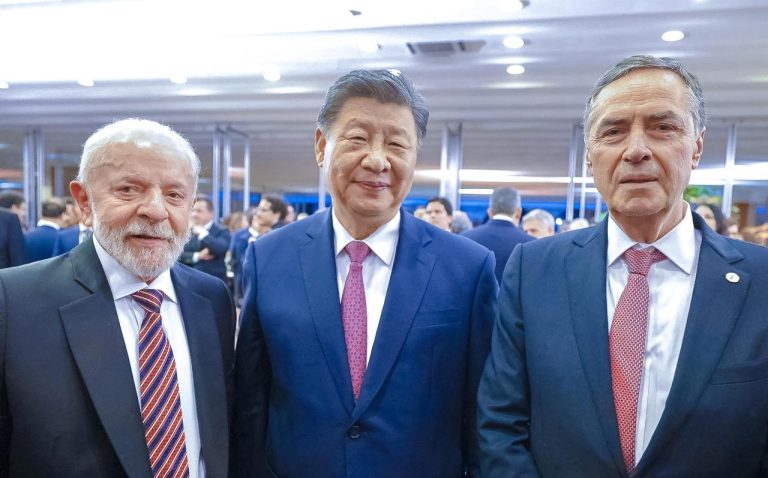 Presidente do STF e chefes dos outros Poderes do Brasil recebem presidente da China