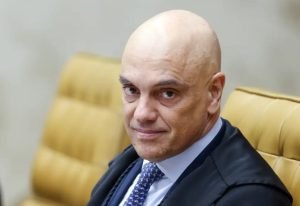 Moraes retira sigilo do relatório da PF que indiciou Bolsonaro e envia à PGR