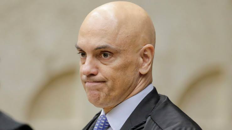 Moraes diz que não há “boa vontade” das plataformas para derrubar perfis falsos e evita citar o X, de Elon Musk