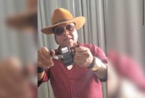 Moraes determina prisão de radialista que quebrou tornozeleira e publicou ofensas a ministro na internet