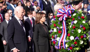 Joe Biden E Kamala Harris Participam De Cerimonia Do Dia Dos Veteranos.png