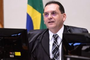 STJ define que uso de arma para tráfico de drogas não configura crime autônomo