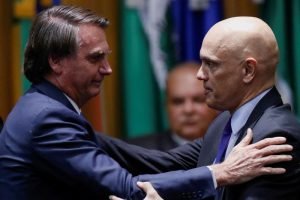 Após indiciamento por tentativa de golpe, Bolsonaro diz que Moraes atua ilegalmente
