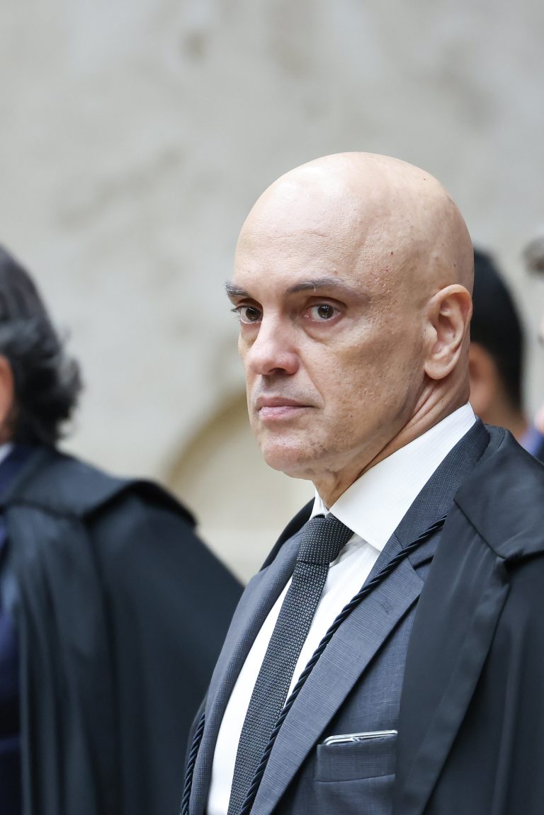 STF proíbe cobrança por uso de faixas de domínio por concessionárias de energia