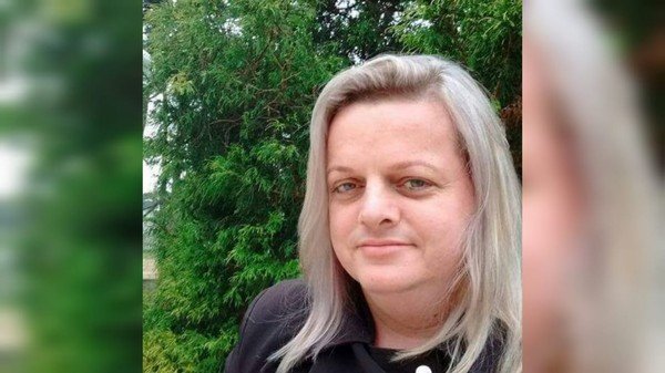 Mulher que fez ofensas transfóbicas contra professora vai pagar R$ 15 mil em danos morais