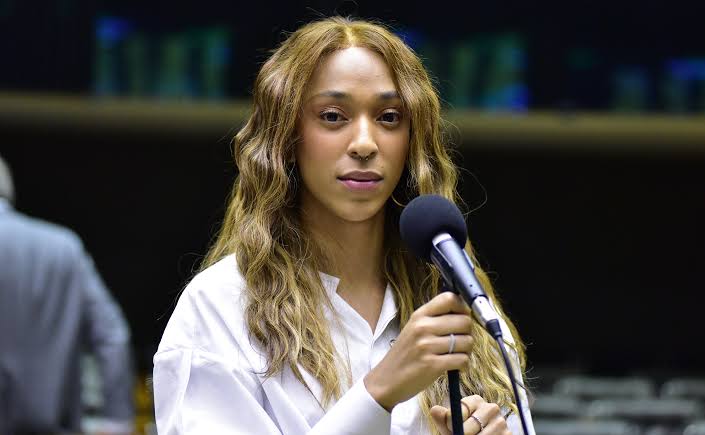 PGR denuncia deputado ao STF por injúria contra Erika Hilton