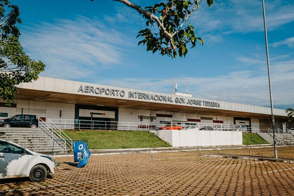 Justiça concede liminar que obriga companhias aéreas a reduzirem cancelamentos de voos