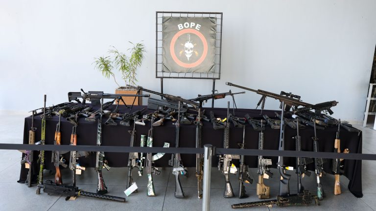 Premiacao Apreensao Fuzis Fotos Rafael Campos 02 Copia E1733490716498.jpg