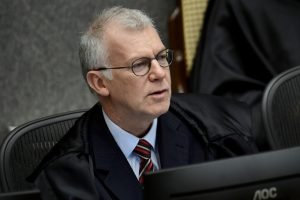 Juros moratórios na reparação moral por mau cheiro de esgoto contam desde a citação, fixa STJ em repetitivo