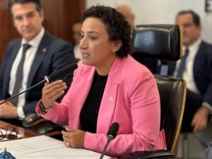 Nova presidente assume OAB-ES em grave situação financeira com dívidas e antecipação de receitas; CAAES também está deficitária