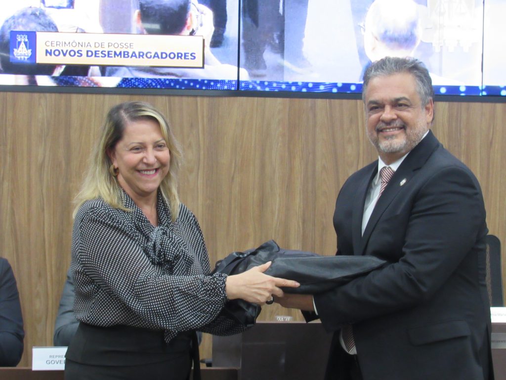 Novos Desembargadores Ricardo Dourado e Nivaldo Aquino tomam posse perante o Tribunal Pleno do TJBA   