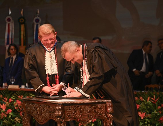 Desembargador Jomar Fernandes toma posse como presidente do TJ-AM para biênio 2025/2026