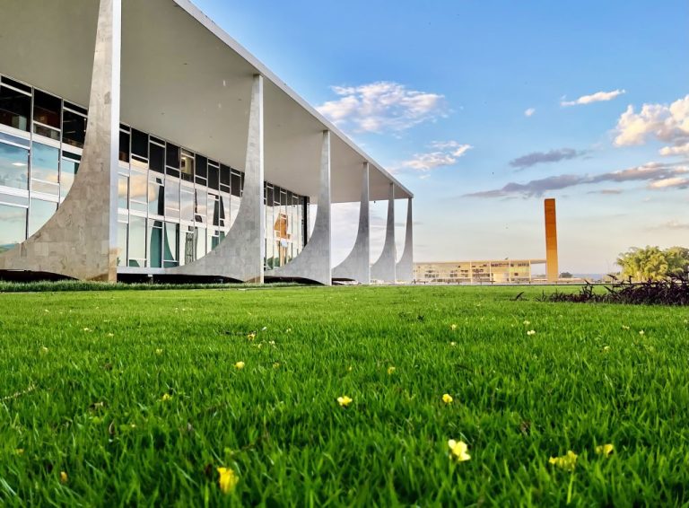 Governo enfrentará ações de R$ 698,7 bi no STF em 2025