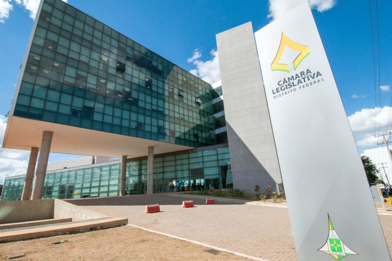 STF decide que Câmara pode convocar procurador-geral para prestar esclarecimentos