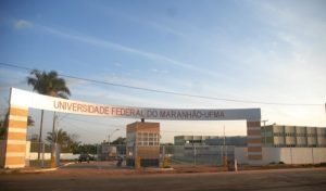 Justiça Federal determina que universidade federal contrate profissional para dar acessibilidade a alunos com deficiência visual