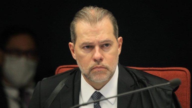 STF reconhece o direito de servidores de quatro estados à licença parental