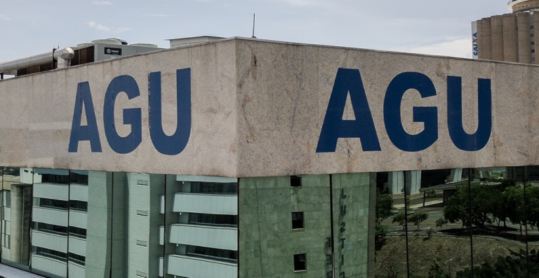 AGU solicita investigação da PF e Senacon sobre fake news relacionadas ao Pix