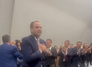 Beto Simonetti é reeleito presidente nacional da OAB com votação unânime dos conselheiros federais