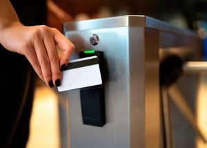 Justa causa de funcionário com sequelas neurológicas é anulada pelo TST