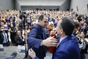 OAB DE PORTAS ABERTAS: Por unanimidade de votos, Beto Simonetti é reeleito presidente nacional da Ordem