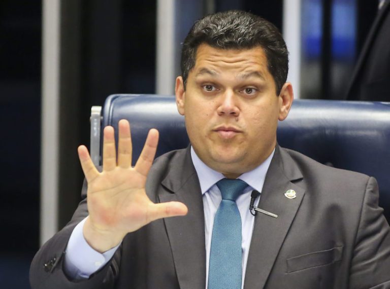 ''Só causaria problemas'': Davi Alcolumbre descarta impeachment de ministros do STF e defende atualização da lei