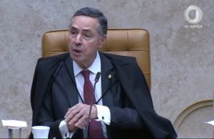 Barroso defende STF em meio a indiretas do Congresso: democracias precisam de 'agentes públicos não eleitos'